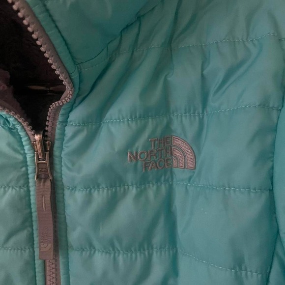 The North Face Puffer Jacket women's Med - Picture 2 of 5